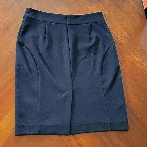 Michael Kors Black Skirt Size 4P - Picture 4 of 11
